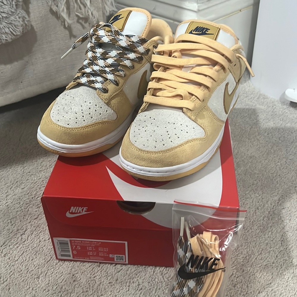 Nike Women's Sneakers in Yellow and Cream